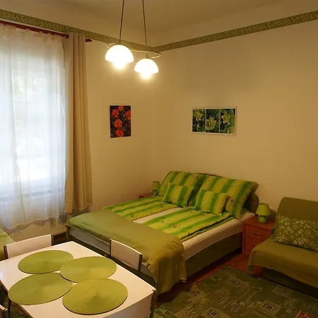 Holdfeny Apartman Appartamento Gyula