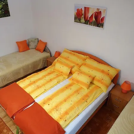 Holdfeny Apartman
